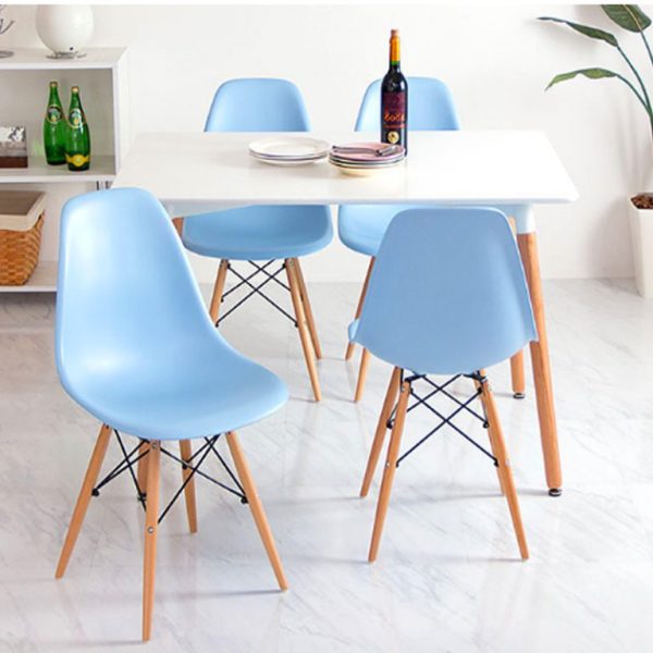 ban-eames-chu-nhat-6-1-768x768